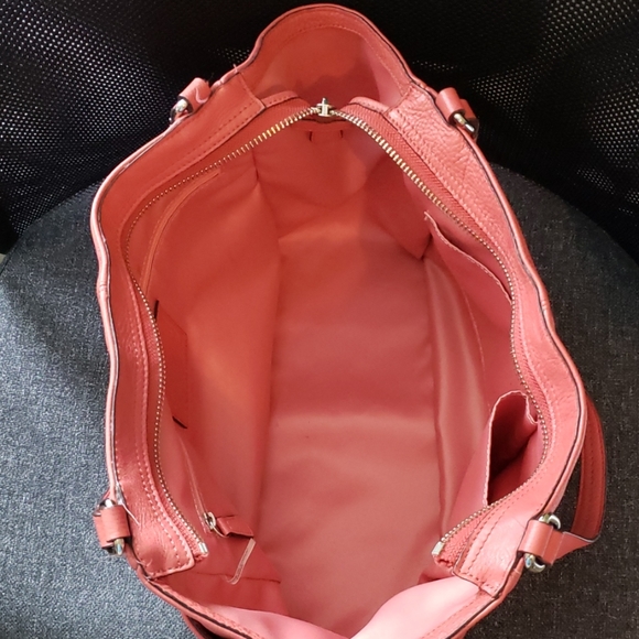 Handbag - Picture 3 of 4